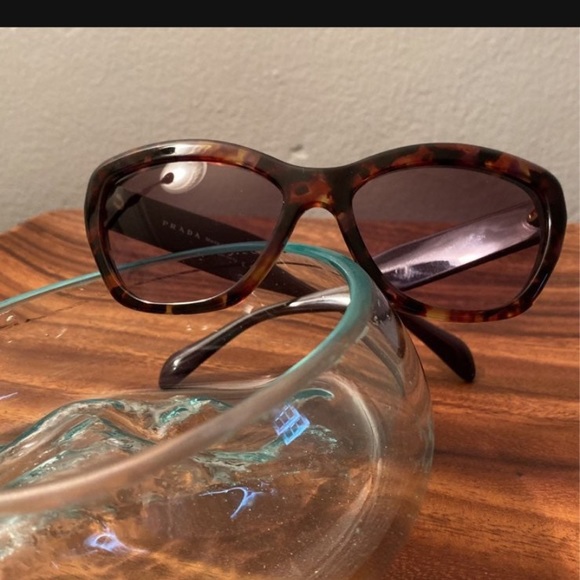 Authentic PRADA Cat Eye Sunglasses - Picture 1 of 7